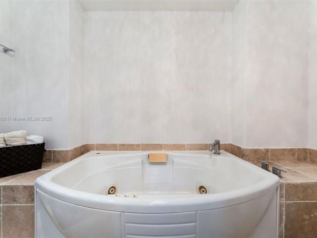 Продажа квартиры #604 - фото 6367630