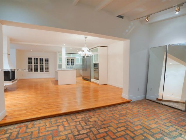 Продажа дома по адресу 355 Redwood Ln - фото 6371165