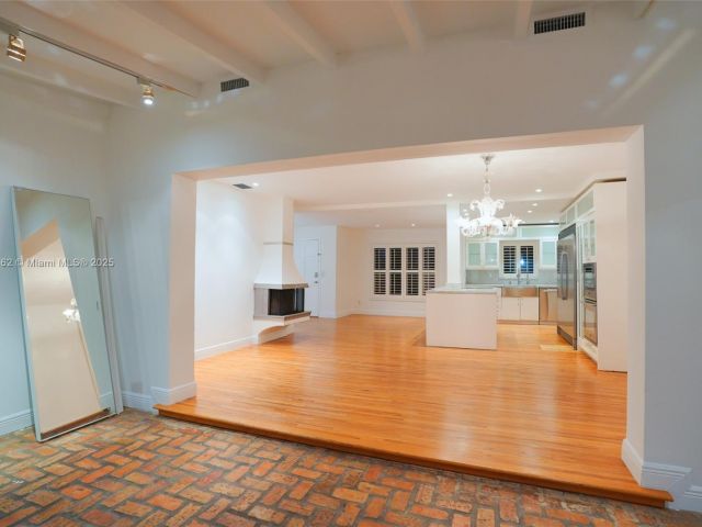 Продажа дома по адресу 355 Redwood Ln - фото 6371166