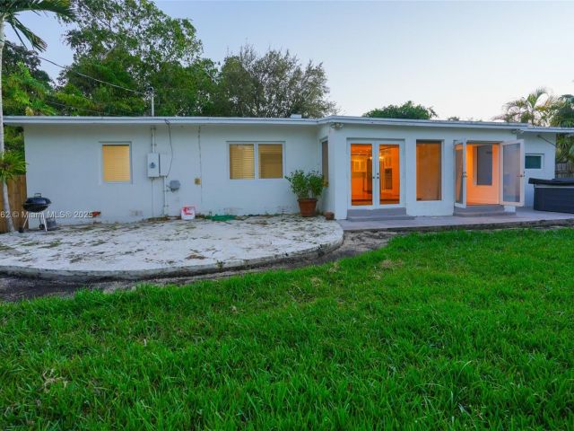 Продажа дома по адресу 355 Redwood Ln - фото 6371172