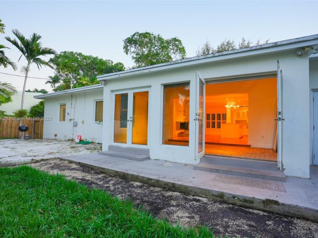 Продажа дома по адресу 355 Redwood Ln - фото 6371174