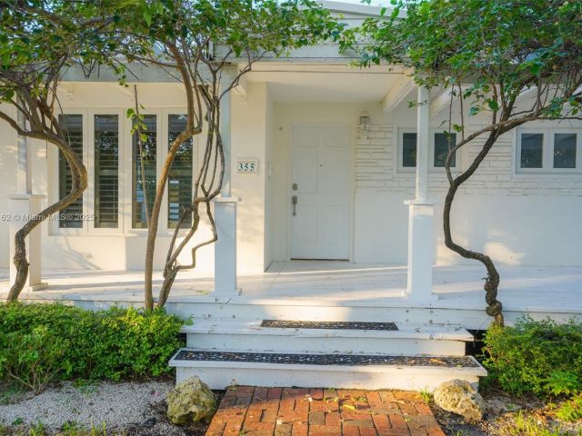 Продажа дома по адресу 355 Redwood Ln - фото 6371175