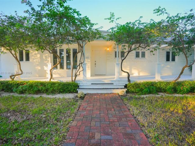 Продажа дома по адресу 355 Redwood Ln - фото 6371183