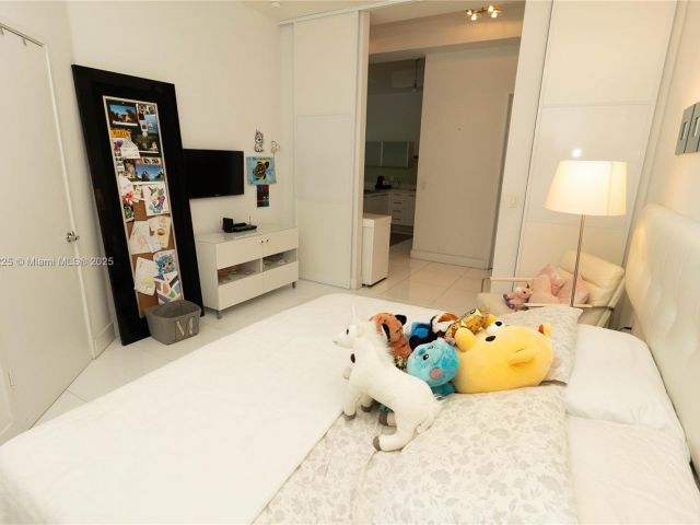 Дом в аренду по адресу 150 Sunny Isles Blvd 1-TH403 - фото 6348598