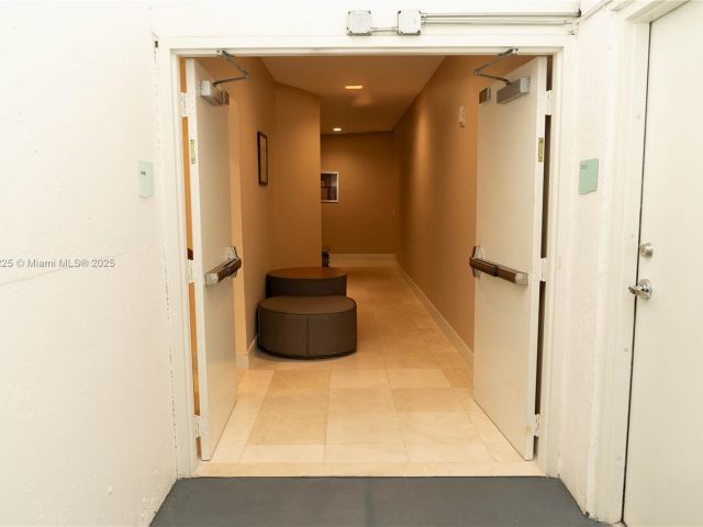 Дом в аренду по адресу 150 Sunny Isles Blvd 1-TH403 - фото 6348605