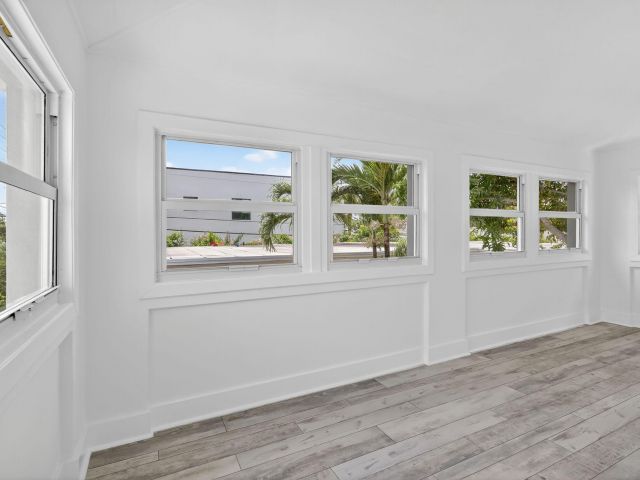 Продажа дома по адресу 3716 Morton Avenue - фото 6862494