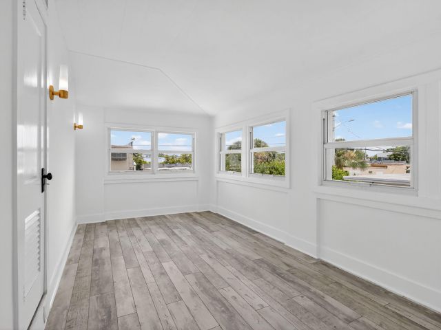 Продажа дома по адресу 3716 Morton Avenue - фото 6862495