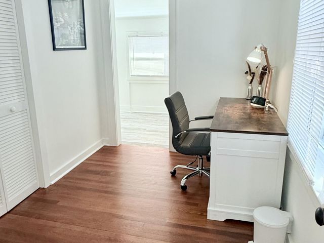 Продажа дома по адресу 3716 Morton Avenue - фото 6862496