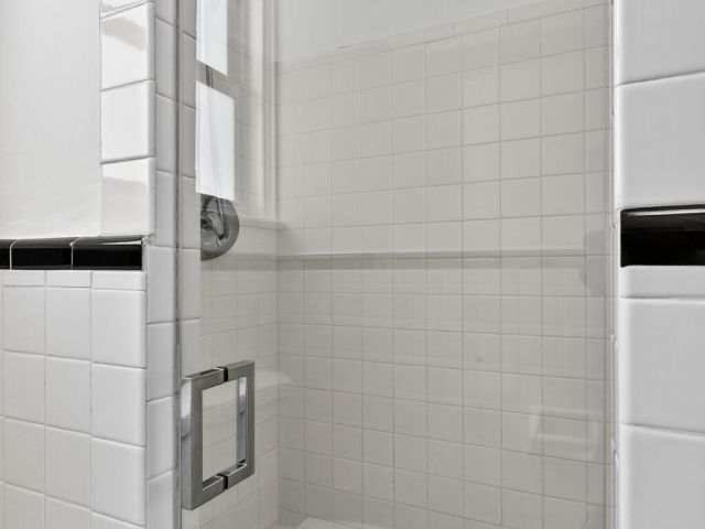 Продажа дома по адресу 3716 Morton Avenue - фото 6862502