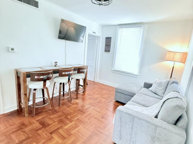 Продажа дома по адресу 3716 Morton Avenue - фото 6862507