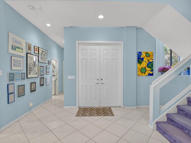 Продажа дома по адресу 5185 Suffolk Drive - фото 6372674