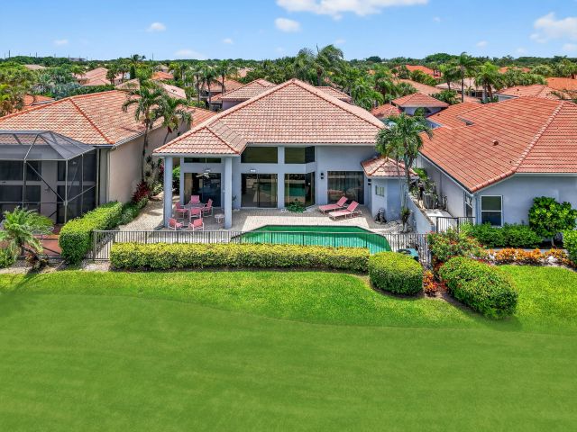 Продажа дома по адресу 5185 Suffolk Drive - фото 6372678