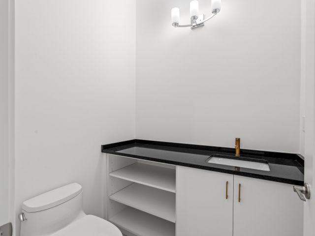 Продажа дома по адресу 8539 Ganton Drive - фото 6378250