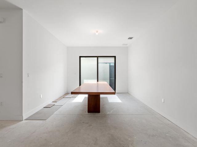 Продажа дома по адресу 8539 Ganton Drive - фото 6378263