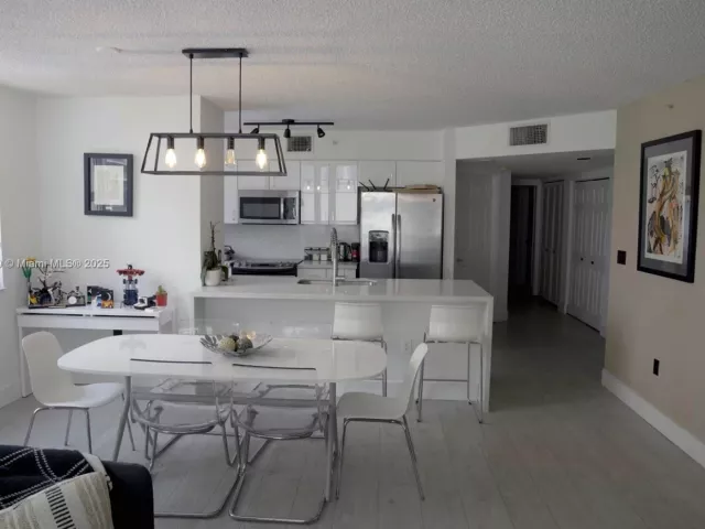 Продажа квартиры #902 - фото 6378970