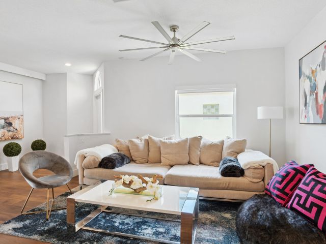 Дом в аренду по адресу 7110 NW Turtle Walk - фото 6364297