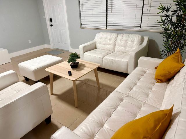 Продажа дома по адресу 601 NW 38th Street - фото 6354451