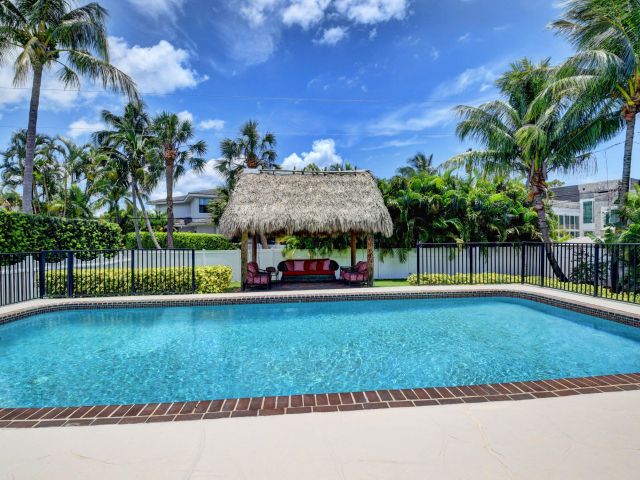 Дом в аренду по адресу 455 NE 14th Street - фото 6364170