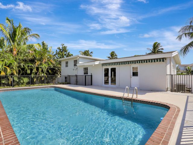 Дом в аренду по адресу 455 NE 14th Street - фото 6364171