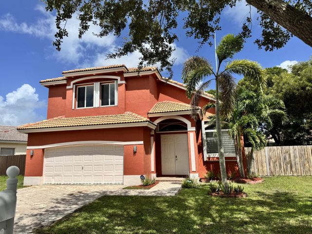 Продажа дома по адресу 1430 SE 22nd Lane - фото 6360036