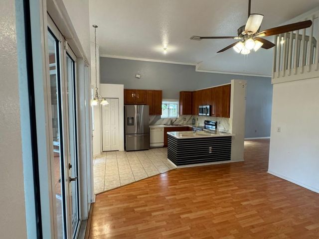 Продажа дома по адресу 1430 SE 22nd Lane - фото 6652501