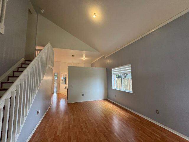 Продажа дома по адресу 1430 SE 22nd Lane - фото 6652502