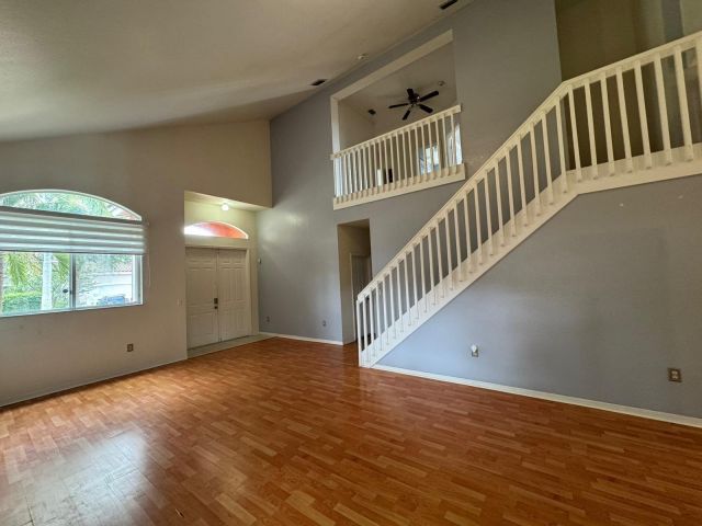 Продажа дома по адресу 1430 SE 22nd Lane - фото 6652506