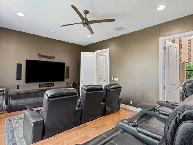 Продажа дома по адресу 6464 Bellamalfi Street - фото 6378170