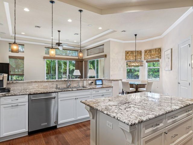 Продажа дома по адресу 6464 Bellamalfi Street - фото 6378178