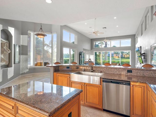 Продажа дома по адресу 10873 Egret Pointe Lane - фото 6359764