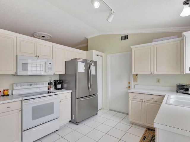 Продажа дома по адресу 1011 Aspri Way - фото 6386144