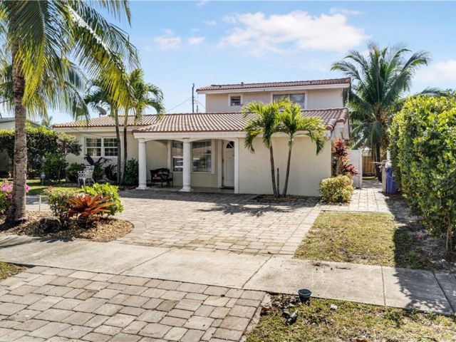 Продажа дома по адресу 150 NE 26th Court - фото 6360054