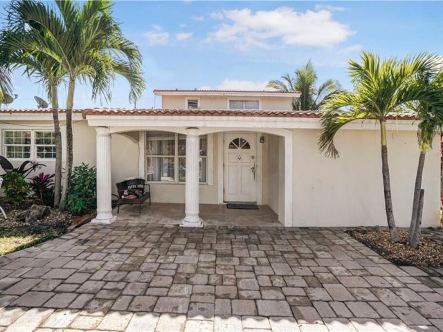 Продажа дома по адресу 150 NE 26th Court - фото 6360055