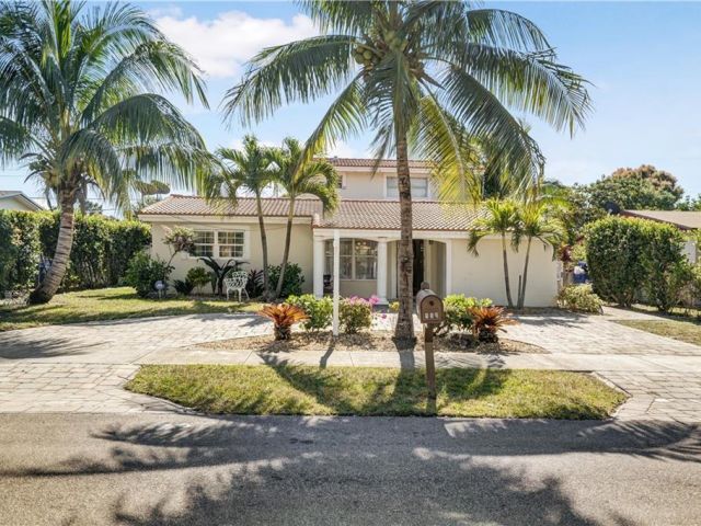 Продажа дома по адресу 150 NE 26th Court - фото 6360056