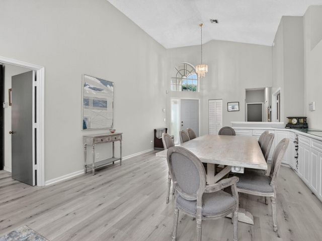 Продажа дома по адресу 5326 NW 21st Avenue - фото 6365771