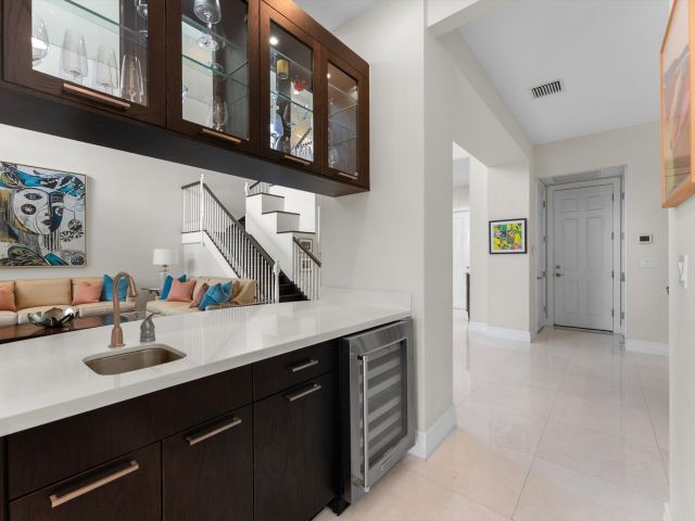 Дом в аренду по адресу 16615 Germaine Drive - фото 6416474