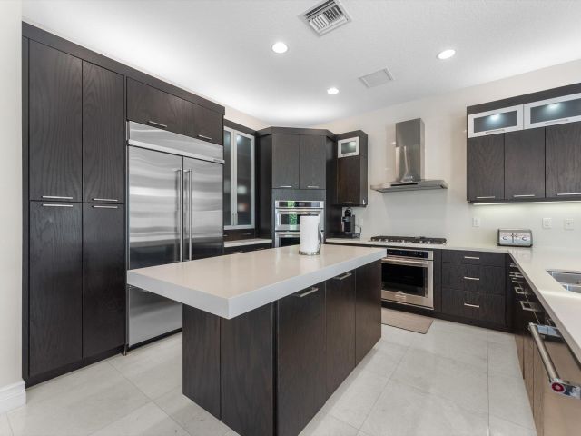 Дом в аренду по адресу 16615 Germaine Drive - фото 6416475