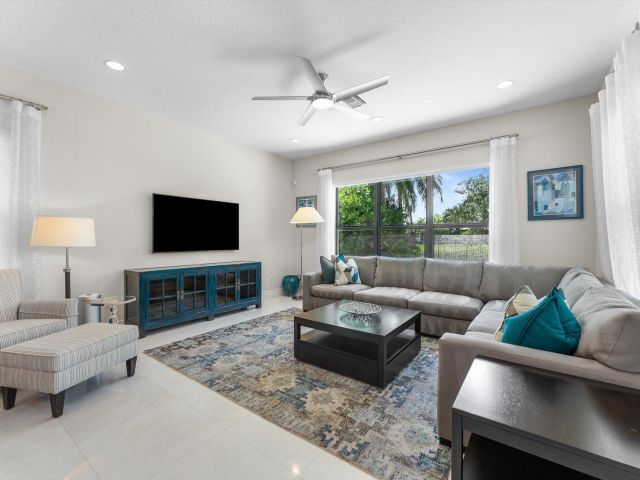 Дом в аренду по адресу 16615 Germaine Drive - фото 6416477