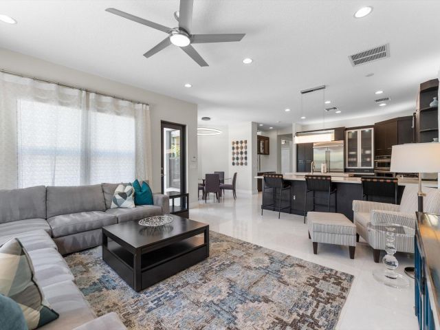 Дом в аренду по адресу 16615 Germaine Drive - фото 6416478