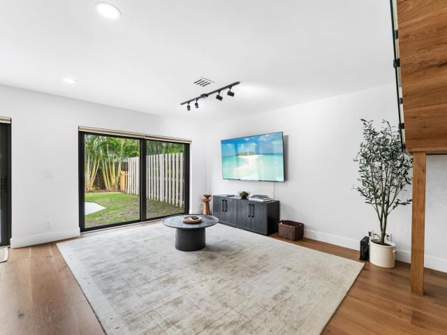 Дом в аренду по адресу 541 N Ocean Boulevard 5610 - фото 6370576