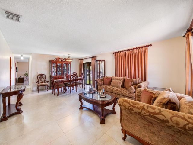 Продажа дома по адресу 13401 SW 30th Street - фото 6363416