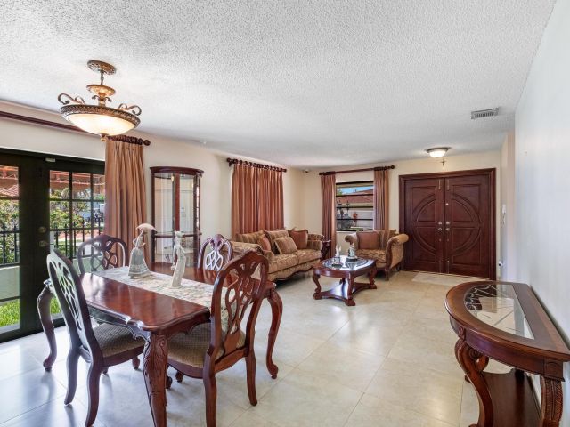 Продажа дома по адресу 13401 SW 30th Street - фото 6363421