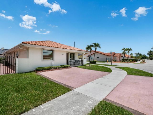 Продажа дома по адресу 13401 SW 30th Street - фото 6363426