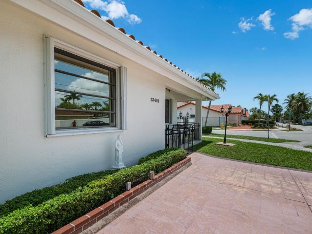 Продажа дома по адресу 13401 SW 30th Street - фото 6363428