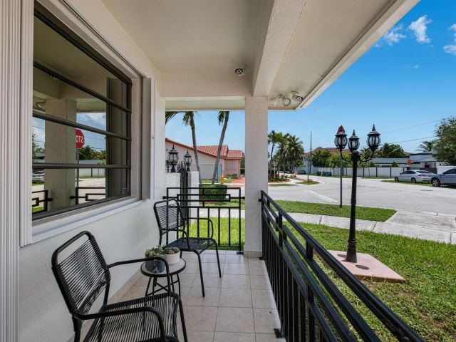 Продажа дома по адресу 13401 SW 30th Street - фото 6363429