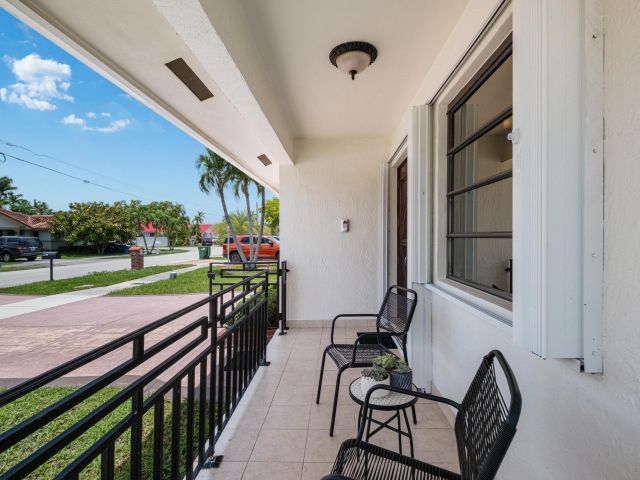 Продажа дома по адресу 13401 SW 30th Street - фото 6363431