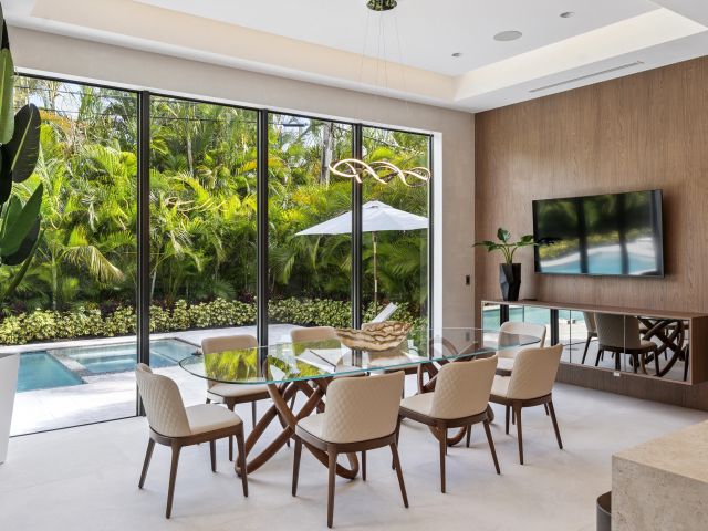 Продажа дома по адресу 354 NE 4th Street - фото 6378390