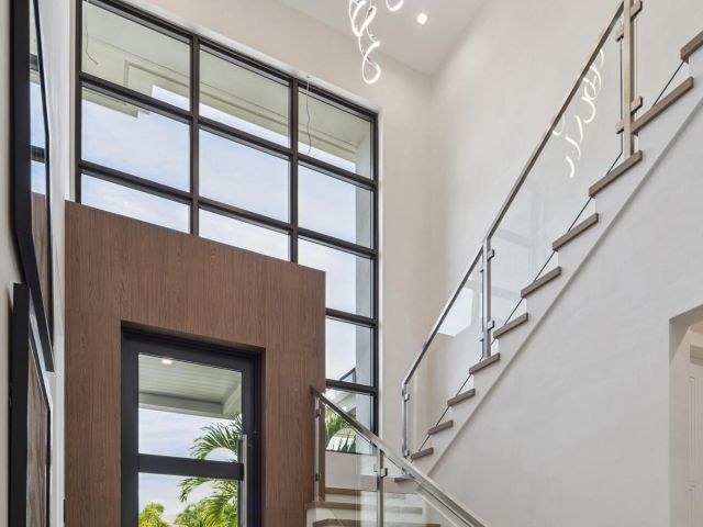 Продажа дома по адресу 354 NE 4th Street - фото 6378401