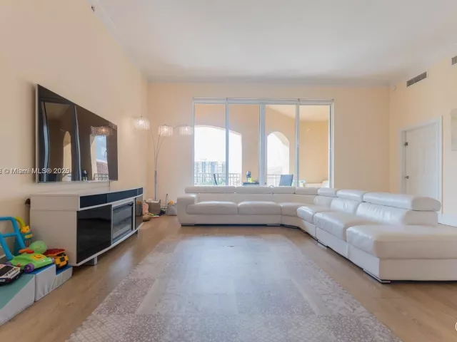 Продажа квартиры #710 - фото 6366101