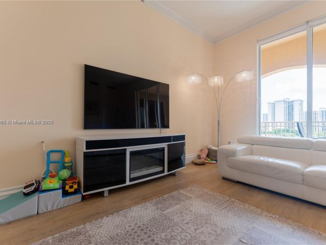 Продажа квартиры #710 - фото 6366099